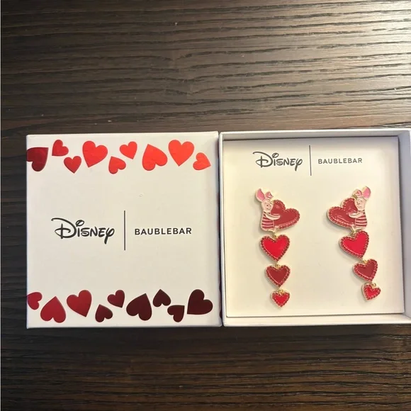 NEW Disney BaubleBar Piglet heart earrings - Picture 1 of 2